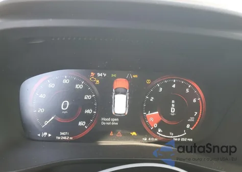 2019 Volvo Xc40 T5 Momentum z USA, uszkodzony, nr VIN YV4162UK5K2116986